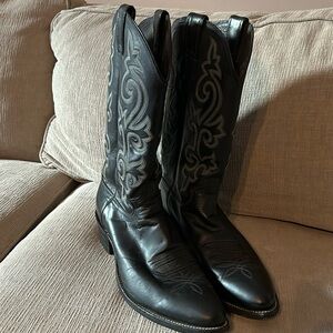 Men’s Justin Cowboy Boots size 12
